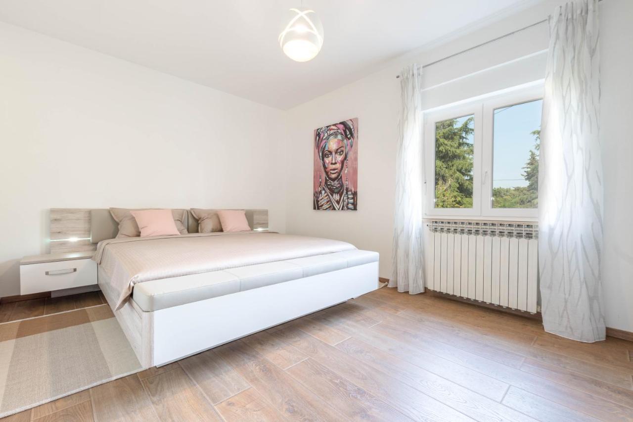 Newly Renovated Holiday Apartment Sirius Poreč Buitenkant foto