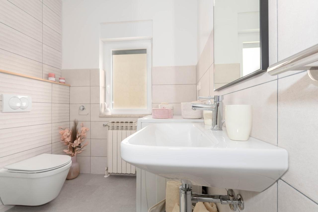 Newly Renovated Holiday Apartment Sirius Poreč Buitenkant foto